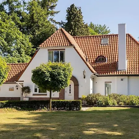 Stylish 12p With Private Pool In The Veluwe