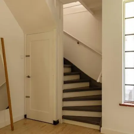 Stylish 12p With Private Pool In The Veluwe