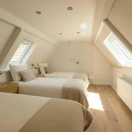 Stylish 12p With Private Pool In The Veluwe Гардерен